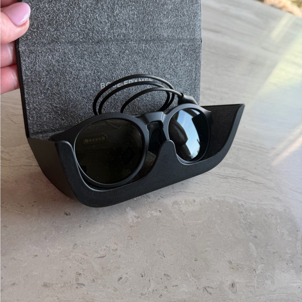 Bose black wayfare sunglasses,USB charging cable for phone calls/listen to music